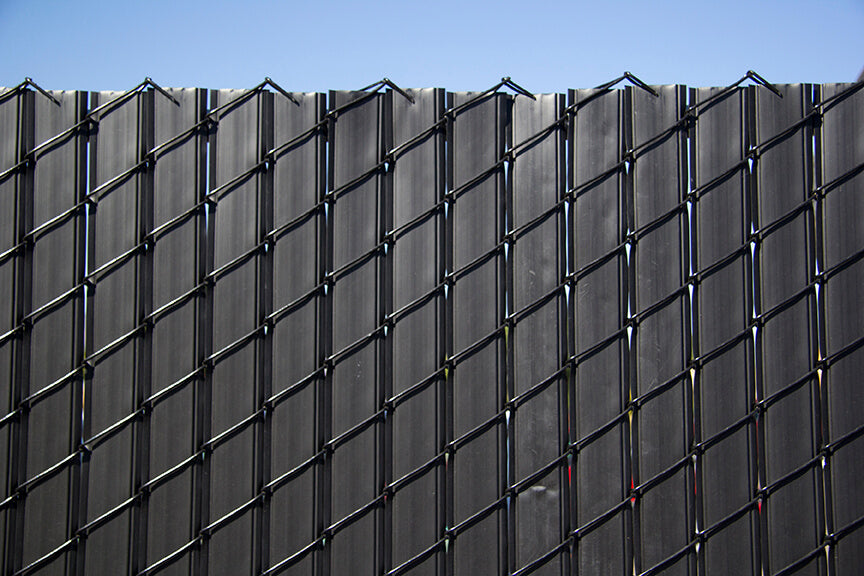 Privacy Link Chain Link Black with Black Slats