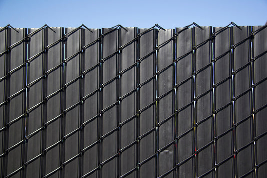 Privacy Link Chain Link Black with Black Slats
